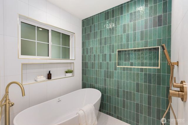 9549 Evanston Avenue N, Seattle, WA 98103