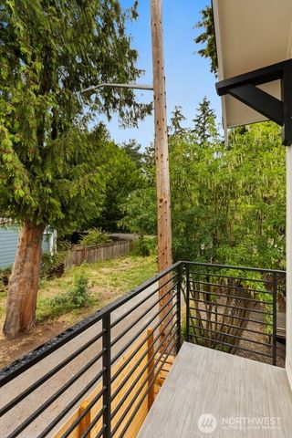 9549 Evanston Avenue N, Seattle, WA 98103