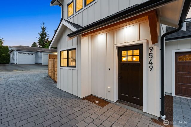 9549 Evanston Avenue N, Seattle, WA 98103