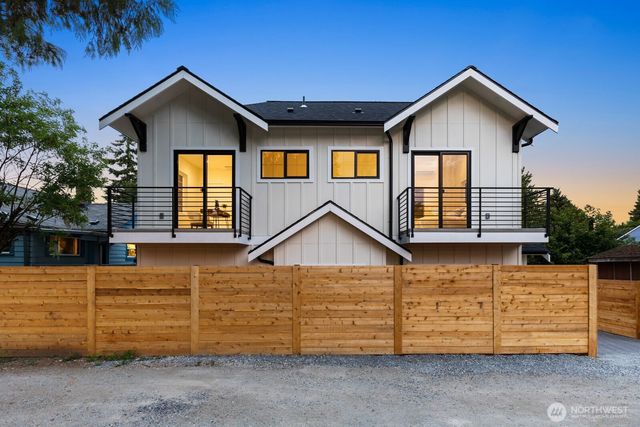 9549 Evanston Avenue N, Seattle, WA 98103