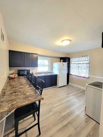 332 W 18th Street, Holland City, MI 49423