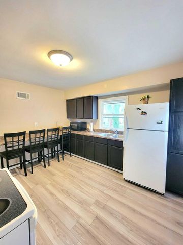 332 W 18th Street, Holland City, MI 49423