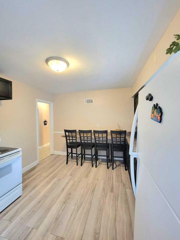 332 W 18th Street, Holland City, MI 49423