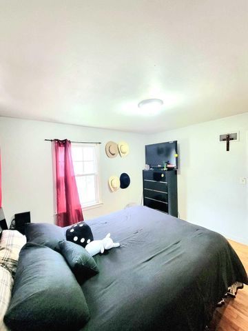 332 W 18th Street, Holland City, MI 49423