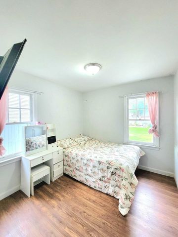 332 W 18th Street, Holland City, MI 49423