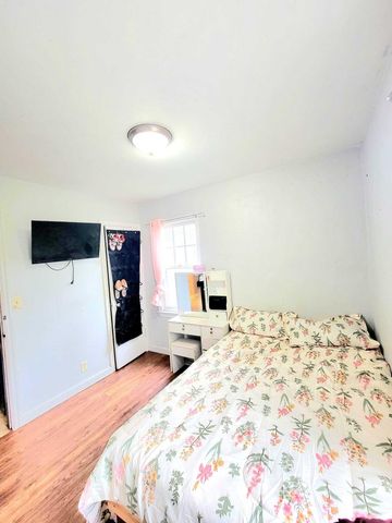 332 W 18th Street, Holland City, MI 49423