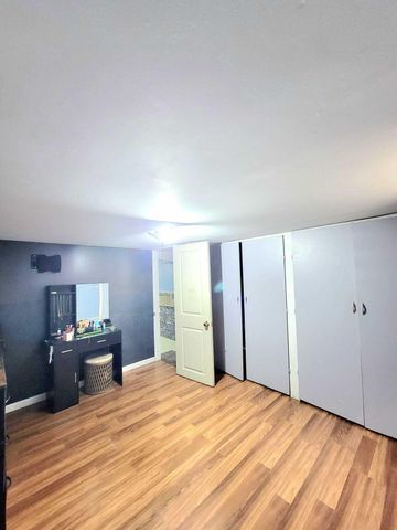 332 W 18th Street, Holland City, MI 49423