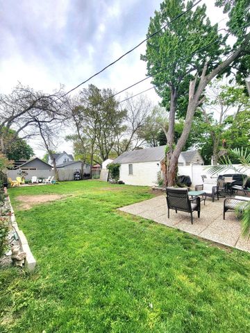 332 W 18th Street, Holland City, MI 49423