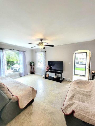 332 W 18th Street, Holland City, MI 49423