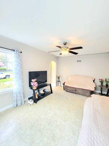 332 W 18th Street, Holland City, MI 49423