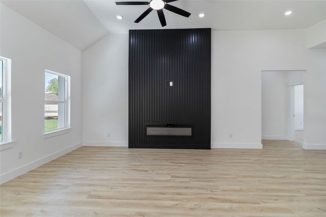 103 Kawainui LN, Bastrop, TX 78602