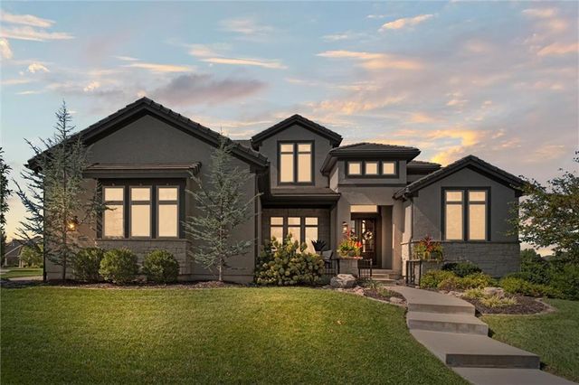 11720 W 164th Place, Overland Park, KS 66221