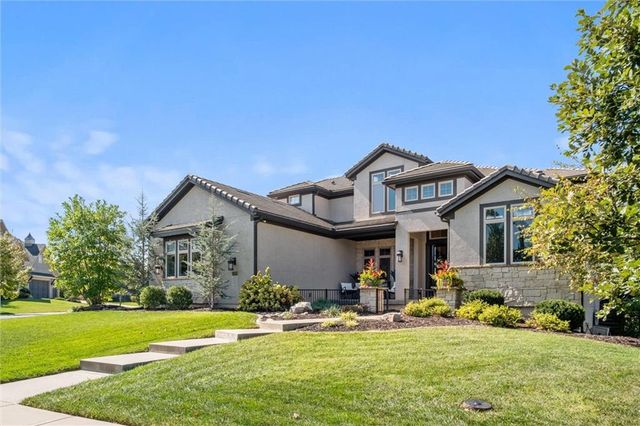 11720 W 164th Place, Overland Park, KS 66221