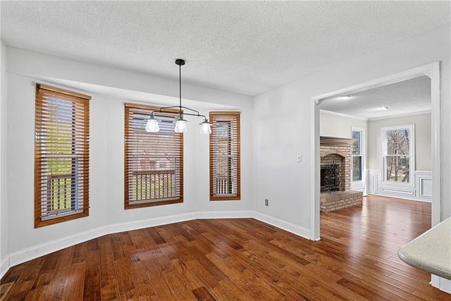 2402 SW Springcreek Court, Blue Springs, MO 64015