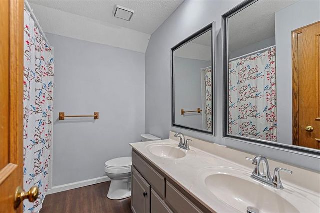 2402 SW Springcreek Court, Blue Springs, MO 64015