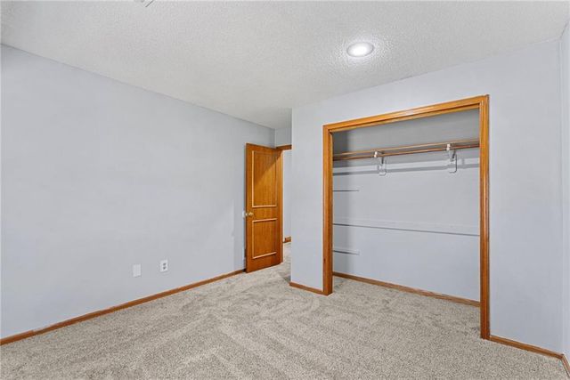 2402 SW Springcreek Court, Blue Springs, MO 64015