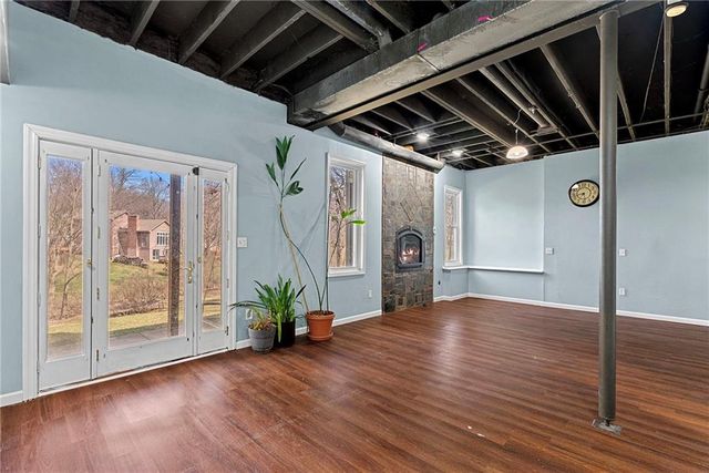 2402 SW Springcreek Court, Blue Springs, MO 64015