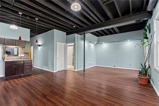 2402 SW Springcreek Court, Blue Springs, MO 64015