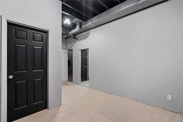 2402 SW Springcreek Court, Blue Springs, MO 64015