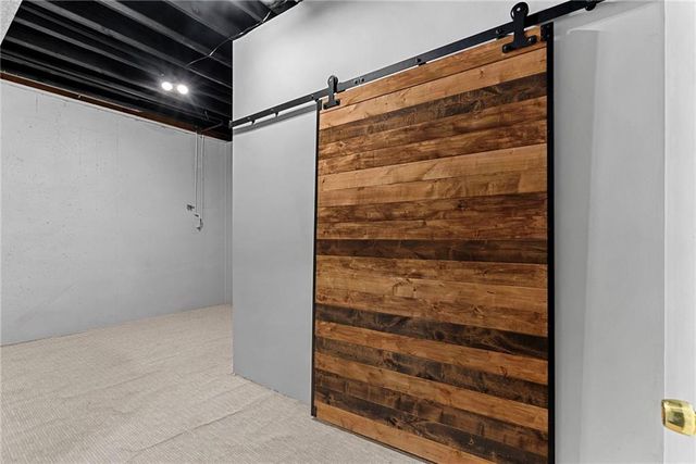 2402 SW Springcreek Court, Blue Springs, MO 64015