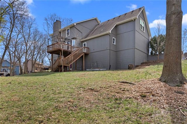 2402 SW Springcreek Court, Blue Springs, MO 64015