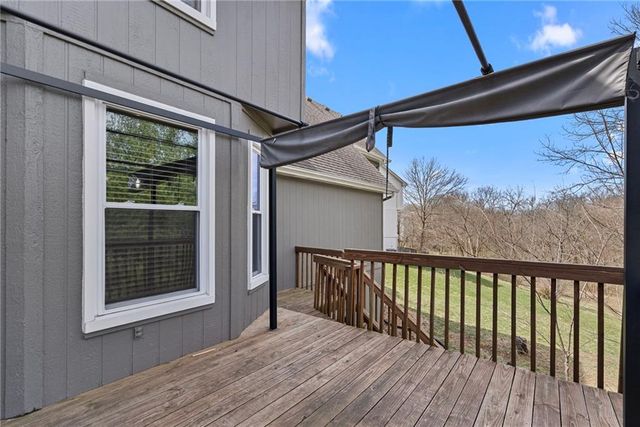 2402 SW Springcreek Court, Blue Springs, MO 64015