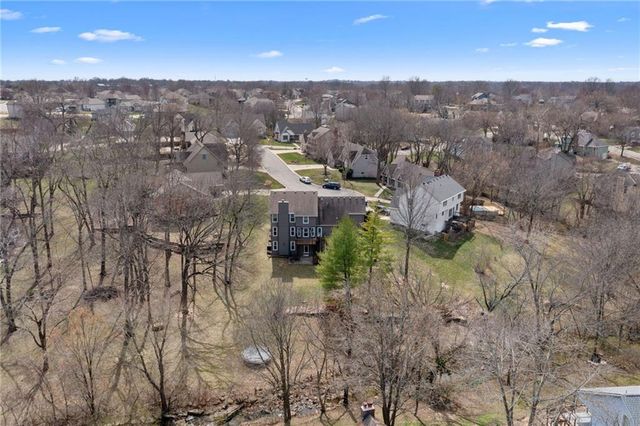 2402 SW Springcreek Court, Blue Springs, MO 64015