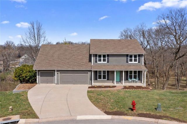 2402 SW Springcreek Court, Blue Springs, MO 64015