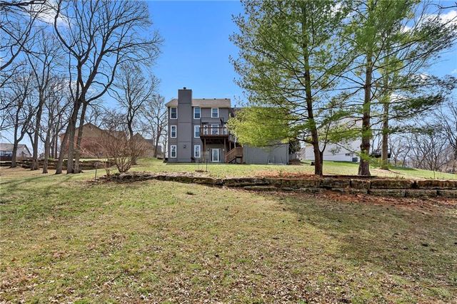 2402 SW Springcreek Court, Blue Springs, MO 64015