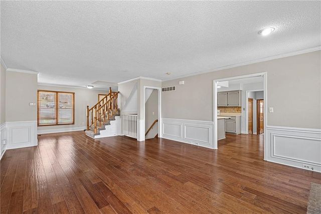 2402 SW Springcreek Court, Blue Springs, MO 64015