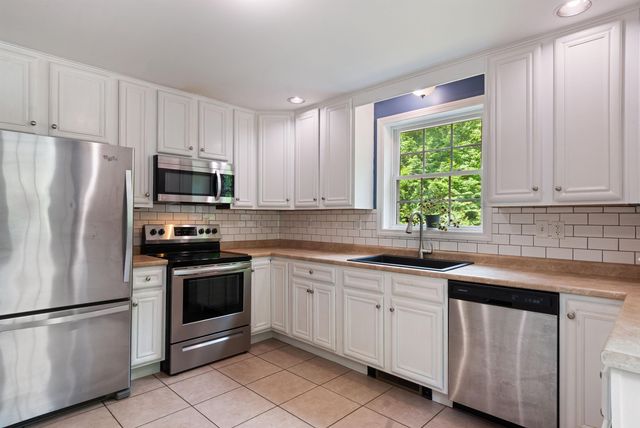 633 Beauty Hill Road, Barnstead, NH 03218