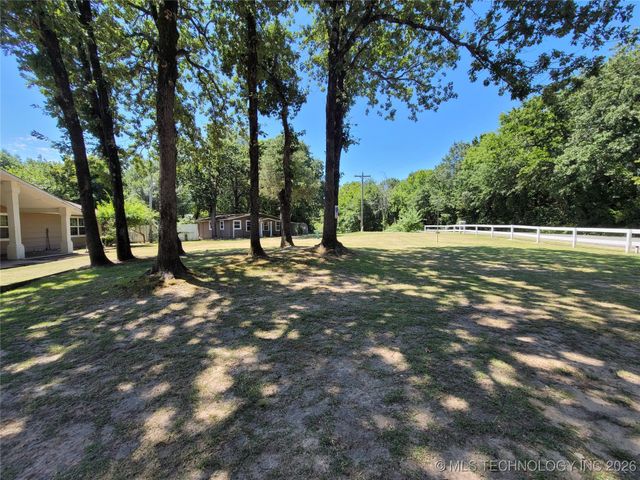 156 Bower Road, Eufaula, OK 74432