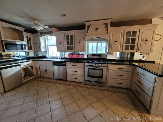 156 Bower Road, Eufaula, OK 74432