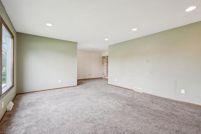 313 S University DRIVE, Waukesha, WI 53188