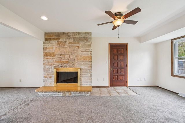 313 S University DRIVE, Waukesha, WI 53188