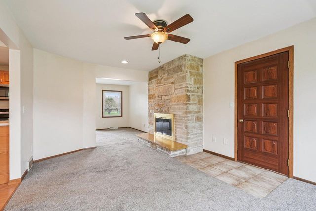 313 S University DRIVE, Waukesha, WI 53188
