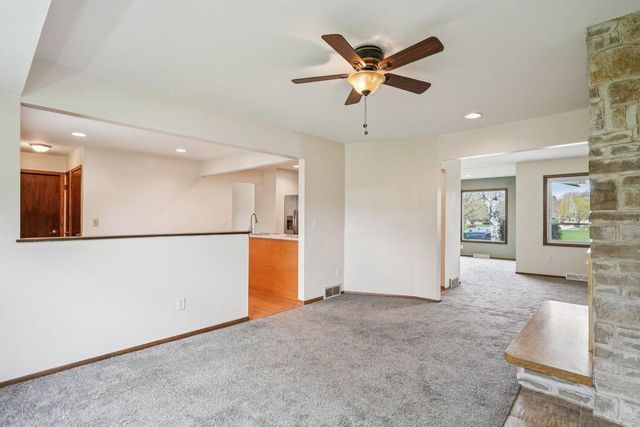 313 S University DRIVE, Waukesha, WI 53188