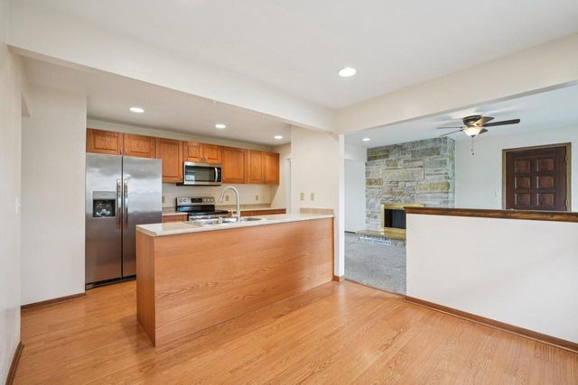 313 S University DRIVE, Waukesha, WI 53188