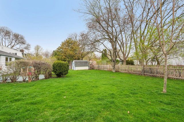313 S University DRIVE, Waukesha, WI 53188