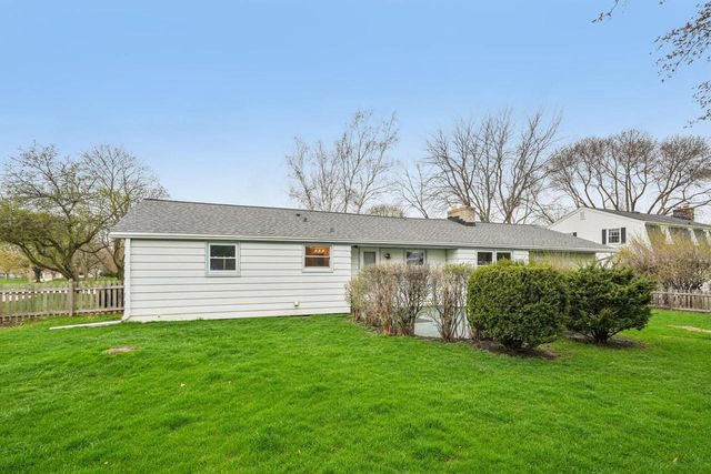 313 S University DRIVE, Waukesha, WI 53188