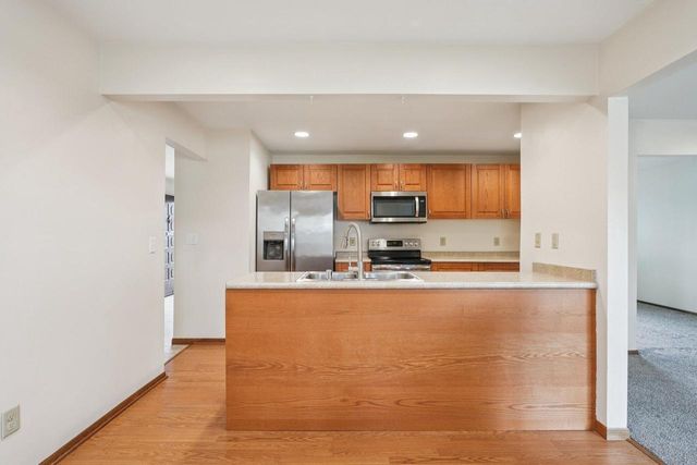 313 S University DRIVE, Waukesha, WI 53188