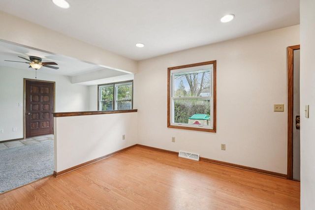 313 S University DRIVE, Waukesha, WI 53188