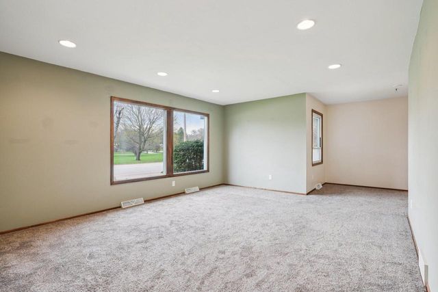 313 S University DRIVE, Waukesha, WI 53188