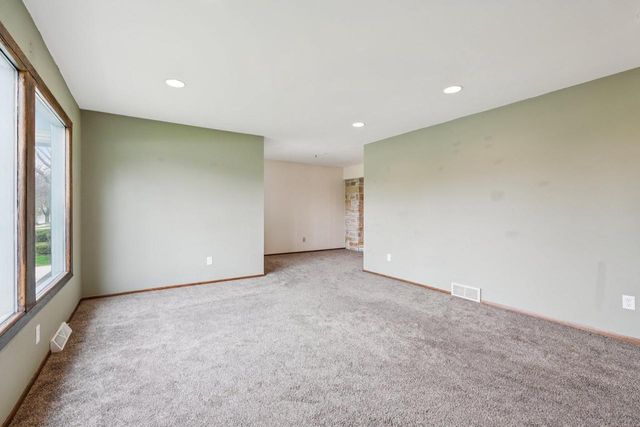 313 S University DRIVE, Waukesha, WI 53188