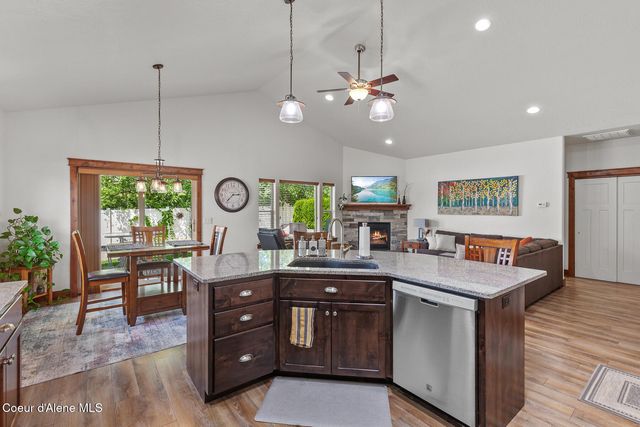 3332 W Magistrate LOOP, Hayden, ID 83835