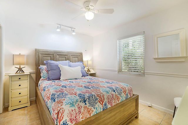 338 NE 7th Avenue A, Delray Beach, FL 33483