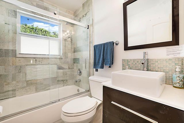 338 NE 7th Avenue A, Delray Beach, FL 33483