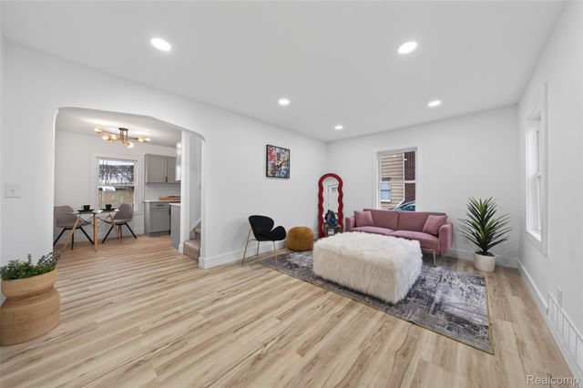 384 E Chesterfield Street, Ferndale, MI 48220