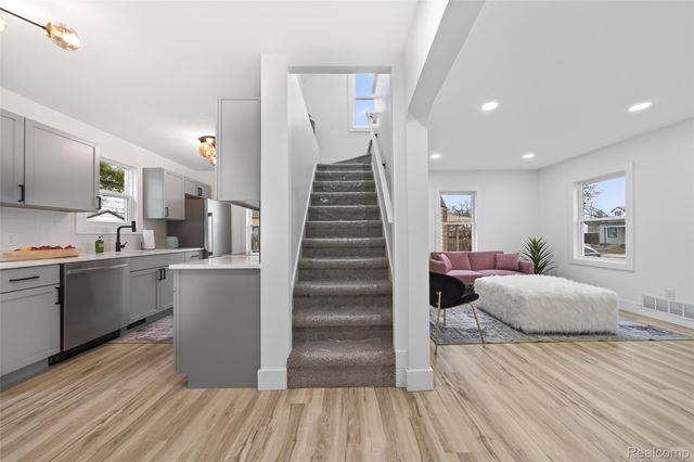 384 E Chesterfield Street, Ferndale, MI 48220