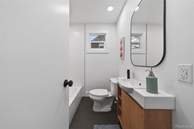 384 E Chesterfield Street, Ferndale, MI 48220